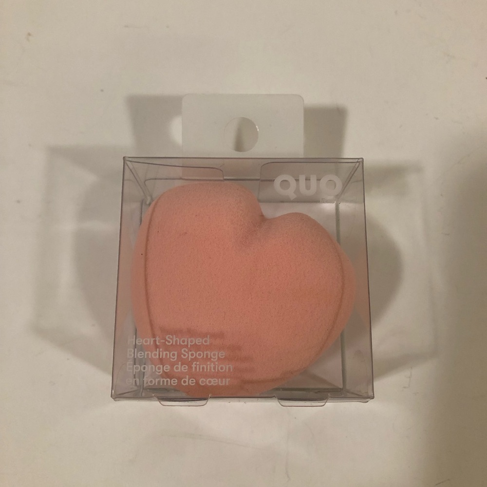 3/$20 Quo Pink Heart Shaped Blending Sponge NWT